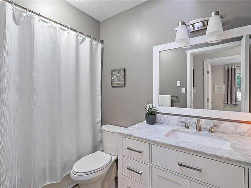 1470 Regent Pl, Cobble Hill, BC - Indoor Photo Showing Bathroom