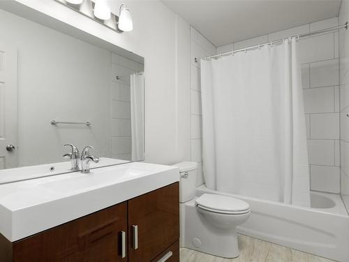 307-1385 Bertram Street, Kelowna, BC - Indoor Photo Showing Bathroom