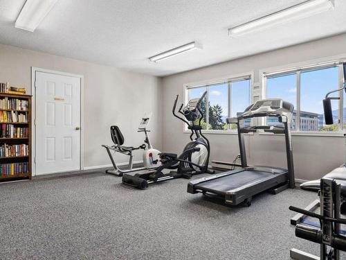 307-1385 Bertram Street, Kelowna, BC - Indoor Photo Showing Gym Room