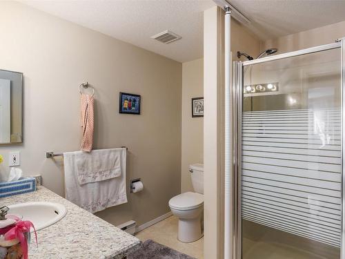 306-1329 Klo Road, Kelowna, BC - Indoor Photo Showing Bathroom