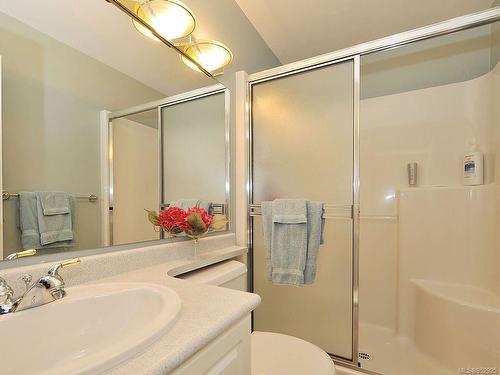 2-33 Songhees Rd Nw, Victoria, BC - Indoor Photo Showing Bathroom