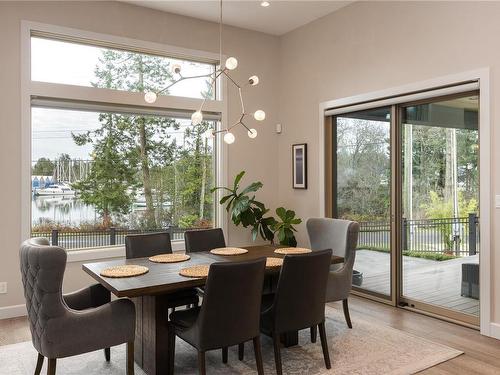 10704 Bayfield Rd, North Saanich, BC - Indoor Photo Showing Dining Room
