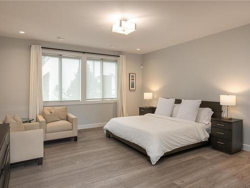 10704 Bayfield Rd, North Saanich, BC - Indoor Photo Showing Bedroom