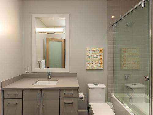 10704 Bayfield Rd, North Saanich, BC - Indoor Photo Showing Bathroom