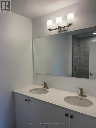 207 - 19B West Street N, Kawartha Lakes, ON - Indoor Photo Showing Bathroom