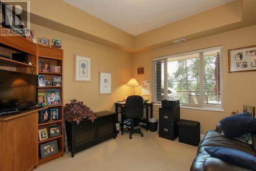 3996 Beach Avenue Unit# 227, Peachland, BC - Indoor Photo Showing Bedroom