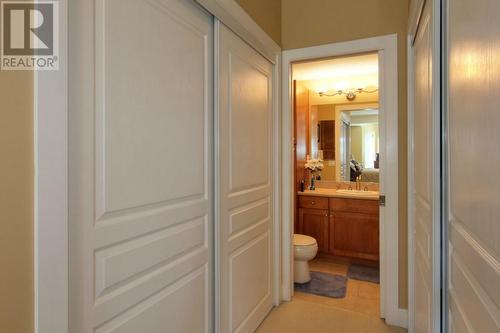 3996 Beach Avenue Unit# 227, Peachland, BC - Indoor Photo Showing Bathroom