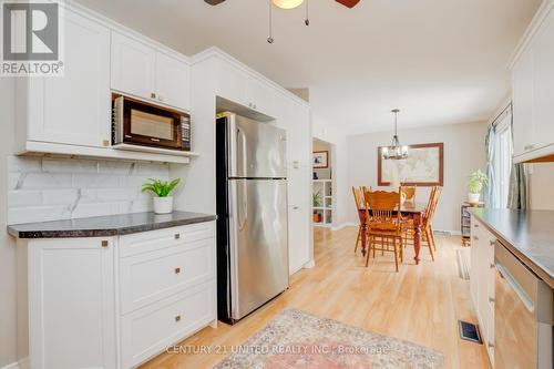 2974 Antelope Tr, Smith-Ennismore-Lakefield, ON - Indoor Photo Showing Kitchen