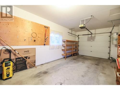 28 Sandpiper Place, Osoyoos, BC - Indoor Photo Showing Garage