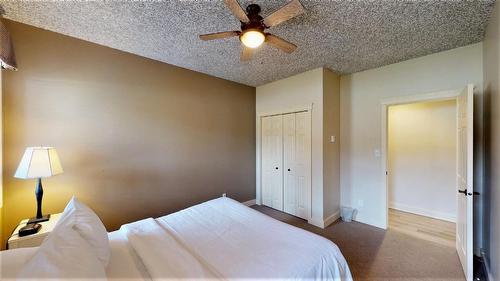311 B - 300 Bighorn Boulevard, Radium Hot Springs, BC - Indoor Photo Showing Bedroom