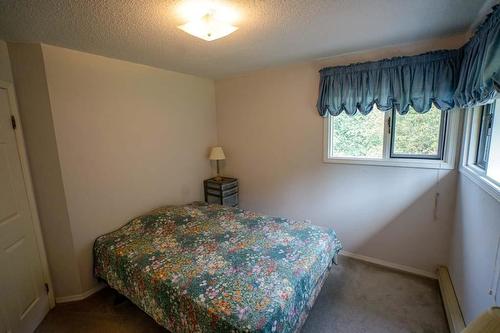5407 Allendale Crescent, Castlegar, BC - Indoor Photo Showing Bedroom