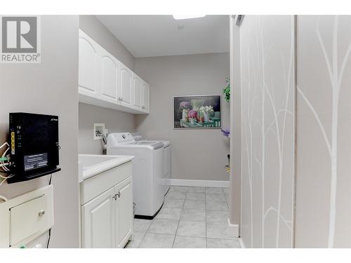 634 Lequime Road Unit# 207, Kelowna, BC - Indoor Photo Showing Laundry Room