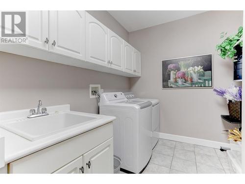 634 Lequime Road Unit# 207, Kelowna, BC - Indoor Photo Showing Laundry Room
