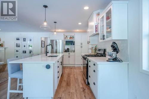 212 Camberly Cove, Okanagan Falls, BC - Indoor Photo Showing Kitchen With Upgraded Kitchen