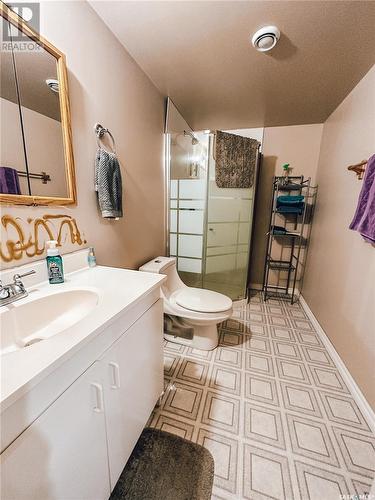 314 Railway Avenue, Carnduff, SK - Indoor Photo Showing Bathroom
