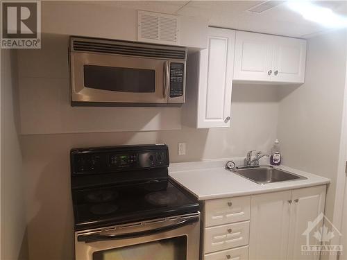 Basement kitchen - 2215 St Laurent Boulevard, Ottawa, ON - Indoor Photo Showing Kitchen