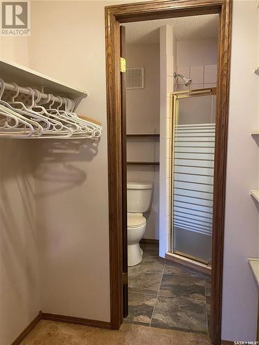 204 1214 3Rd Street, Estevan, SK - Indoor Photo Showing Bathroom