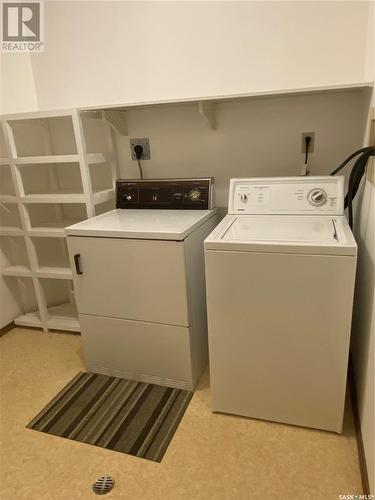 204 1214 3Rd Street, Estevan, SK - Indoor Photo Showing Laundry Room