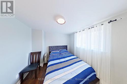 30 Bayswater Drive W, Wasaga Beach, ON - Indoor Photo Showing Bedroom
