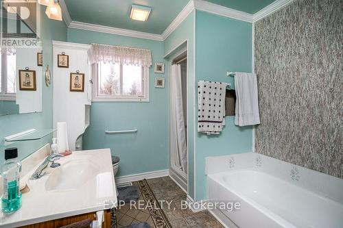 485 Moscow Rd, Stone Mills, ON - Indoor Photo Showing Bathroom