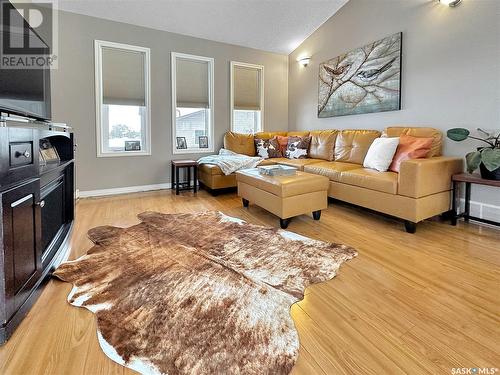 205 Taylor Avenue, Springside, SK - Indoor Photo Showing Living Room