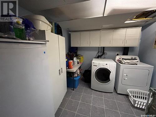 758 Sun Valley Drive, Estevan, SK - Indoor Photo Showing Laundry Room
