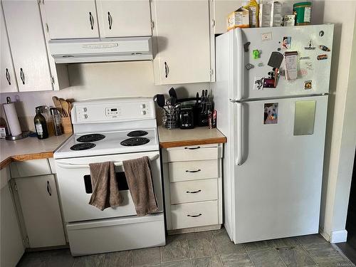 3319 Fulton Rd, Colwood, BC - Indoor Photo Showing Kitchen