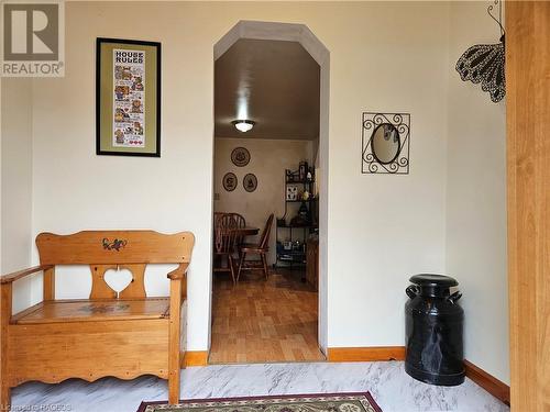 Large, airy foyer with loads of storage space - 49 Queen Street E, Hepworth, ON - Indoor