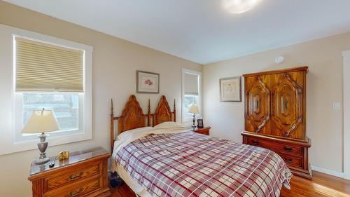 966 313Th Drive, Kimberley, BC - Indoor Photo Showing Bedroom