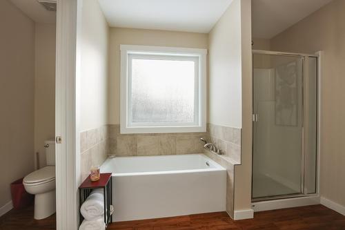 966 313Th Drive, Kimberley, BC - Indoor Photo Showing Bathroom