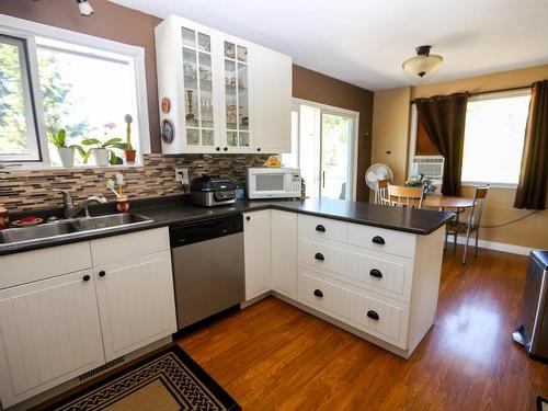 4735 Spruce Cres, Barriere, BC - Indoor Photo Showing Kitchen With Double Sink