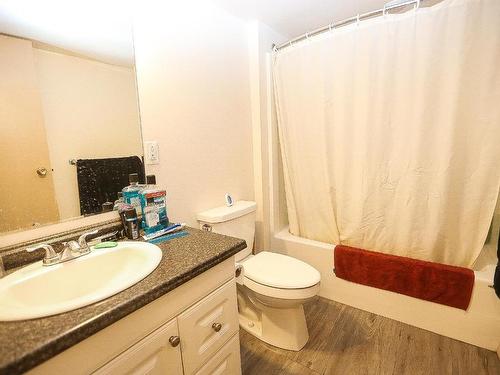 4735 Spruce Cres, Barriere, BC - Indoor Photo Showing Bathroom