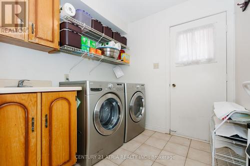 304 Essex Avenue, Richmond Hill, ON - Indoor Photo Showing Laundry Room