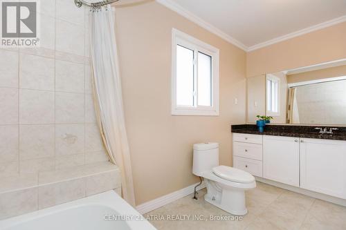 304 Essex Ave, Richmond Hill, ON - Indoor Photo Showing Bathroom