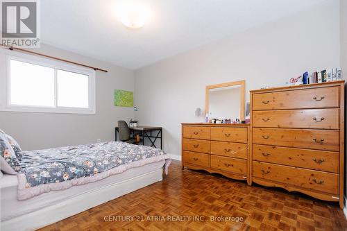 304 Essex Ave, Richmond Hill, ON - Indoor Photo Showing Bedroom