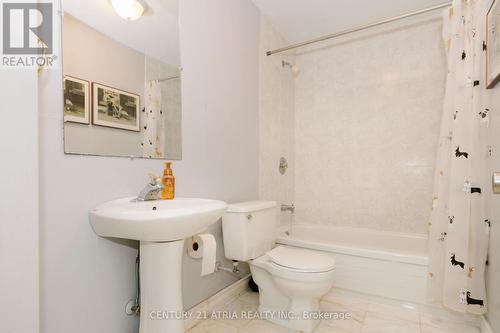 304 Essex Ave, Richmond Hill, ON - Indoor Photo Showing Bathroom