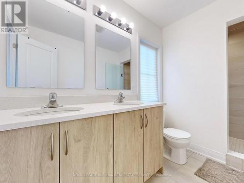 2093 Primate Rd, Mississauga, ON - Indoor Photo Showing Bathroom