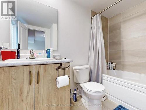 2093 Primate Rd, Mississauga, ON - Indoor Photo Showing Bathroom
