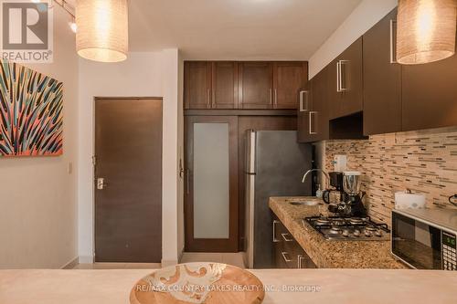 #301C -Luz Chemuyil St W, Mexico, ON - Indoor Photo Showing Kitchen