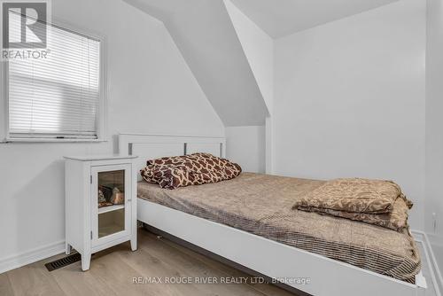 5482 Lakeshore Rd, Hamilton Township, ON - Indoor Photo Showing Bedroom