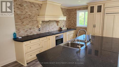 #Upper -47 Alexander Blvd, Georgina, ON - Indoor Photo Showing Kitchen With Double Sink With Upgraded Kitchen