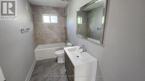 #Upper -47 Alexander Blvd, Georgina, ON - Indoor Photo Showing Bathroom