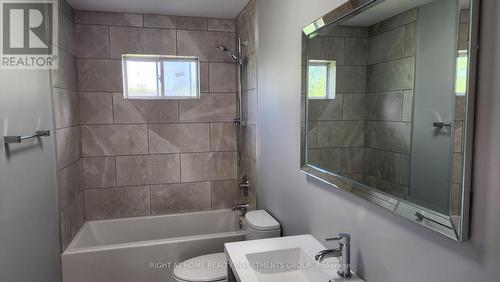 #Upper -47 Alexander Blvd, Georgina, ON - Indoor Photo Showing Bathroom