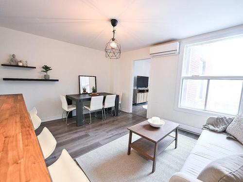 Salon - 4649 Av. Papineau, Montréal (Le Plateau-Mont-Royal), QC - Indoor Photo Showing Living Room