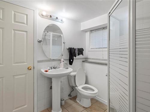 4116 Glanford Ave, Saanich, BC - Indoor Photo Showing Bathroom