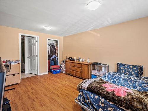 4116 Glanford Ave, Saanich, BC - Indoor Photo Showing Bedroom