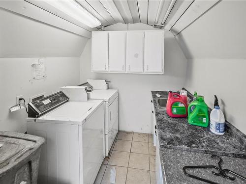 4116 Glanford Ave, Saanich, BC - Indoor Photo Showing Laundry Room