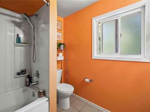 4116 Glanford Ave, Saanich, BC - Indoor Photo Showing Bathroom