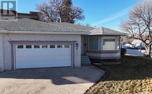 4 701 North Street E, Swift Current, SK - Outdoor
