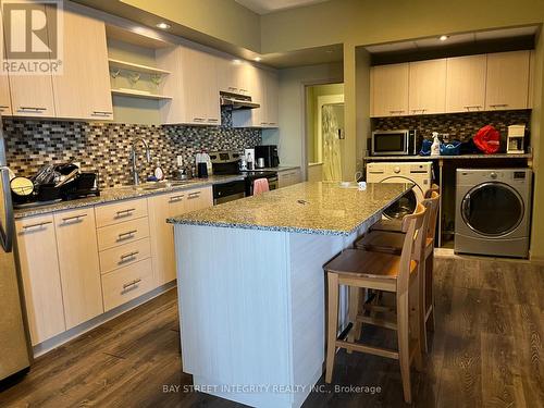#801 -8 Hickory St W, Waterloo, ON - Indoor Photo Showing Kitchen